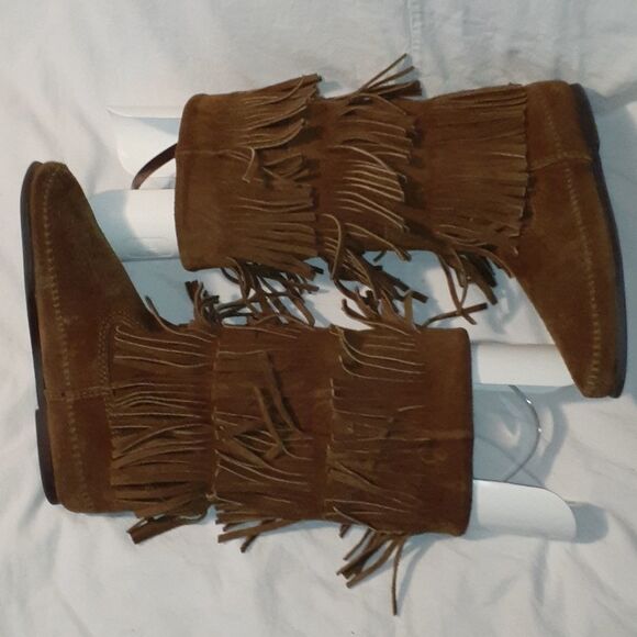 Minnetonka 3 Levels of Fringe‎ Tall Suede Boots 8 - Picture 4 of 9